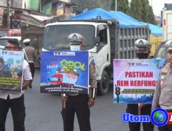 Kasatlantas Deli Serdang AKP Johan Kurniawan Didampingi Kanit Turjagwali Iptu SL Naibaho, Sosialisai Operasi Keselamatan Toba di Simpang Pintu Tol Tanjung Morawa
