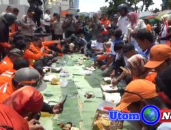 Mayday di Sumut, Buruh Gelar Makan Bareng di Depan Pagar Kantor Gubsu Boby Nasution
