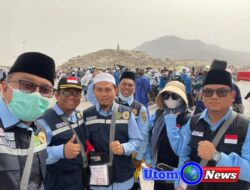 Petugas Kloter 13 KNO Dampingi City Tour Jemaah Haji