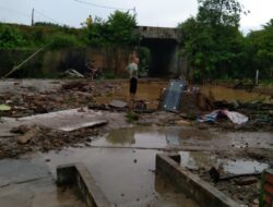 Banjir Parah di Besitang, Warga Terombang-ambing Tanpa Bantuan Maksimal, Rumah Rusak dan Hewan Ternak Hanyut.