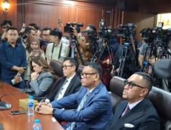 “Kisruh Penonaktifan Anggota DPR: Uya Kuya, Nafa Urbach, Eko Patrio, dan Sahroni Tetap Sah Jadi Wakil Rakyat, Mekanisme Hukum PAW Jadi Kunci”