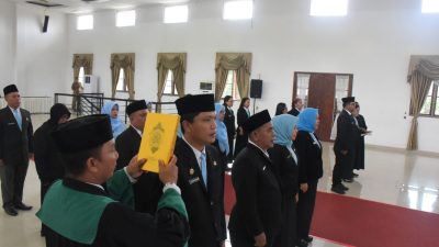 Pelantikan 18 Pejabat,Novelita Sitorus Dipercaya Pindah “Kursi”, Kartini Nainggolan Terima Estafet     Sekda Tekankan Amanah dan Profesionalisme ASN