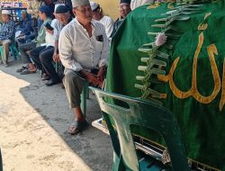 Ketua JWI Deli Serdang Hasan Basri Siregar Hadiri Takziah Almarhum Dahlil 74 Tahun di Medan Amplas