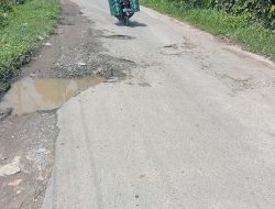 Program Bupati jelas: lapor hari ini, besok beres. Fakta di lapangan: lubang menganga berbulan-bulan. Warga tanya: Satgas JAMU-nya tidur?