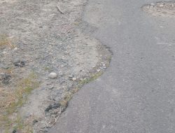 Baru Sebulan, Aspal Jalan Pasar 3 Desa Plasmen Terkelupas, Konfirmasi ke PUPR DS Hingga 2/7 Belum Terjawab